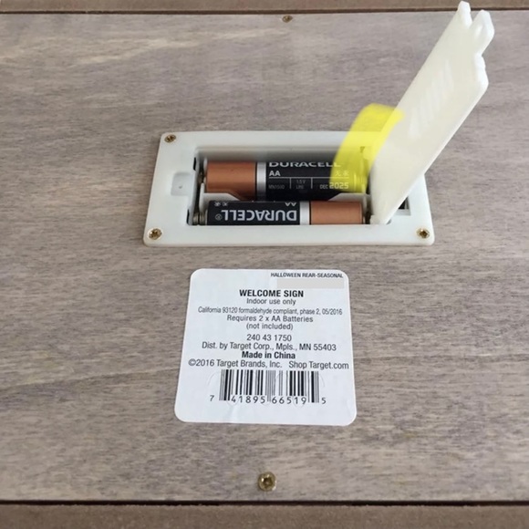 Light Up Wood Welcome Sign - Picture 3 of 3